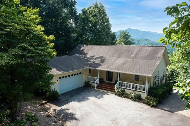 $550,000 | 847 Scarlett’s Way, Young Harris, GA 30582