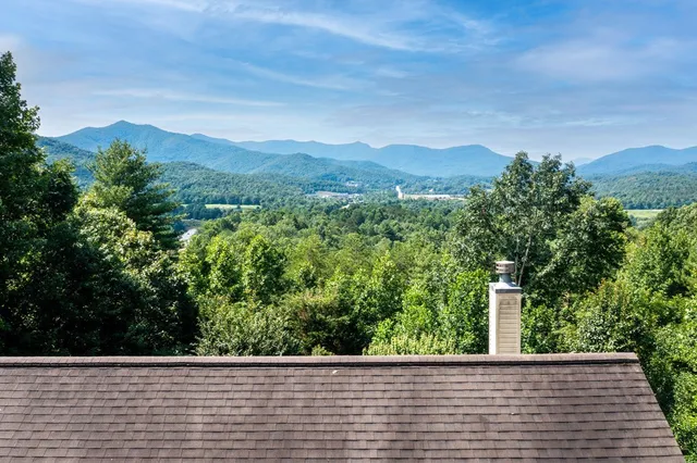 $550,000 | 847 Scarlett’s Way, Young Harris, GA 30582