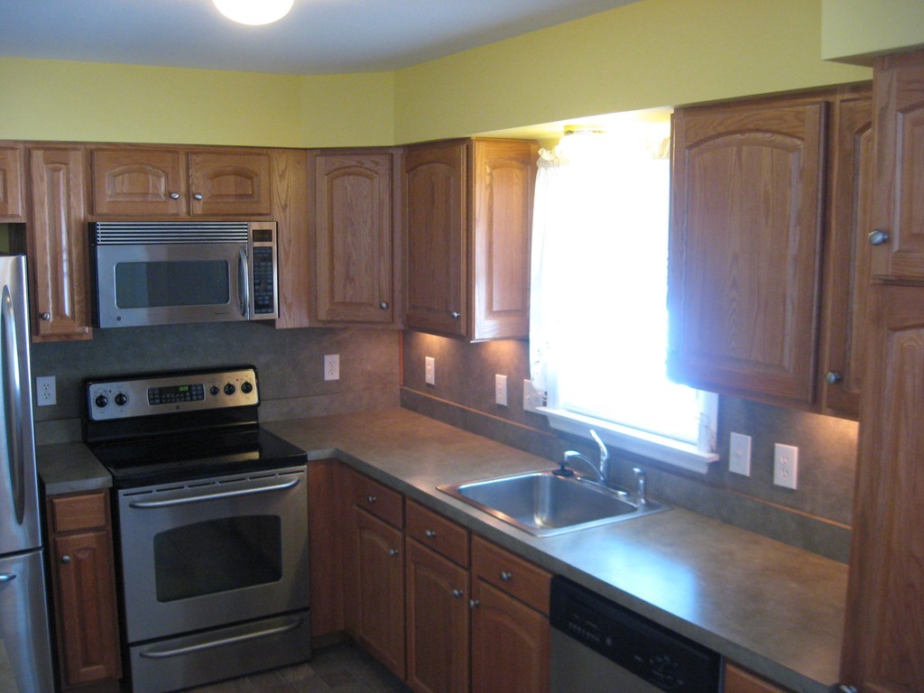 144 Church Street Ware, MA 01082 - Photo 8 of 30 Gallery Image 8