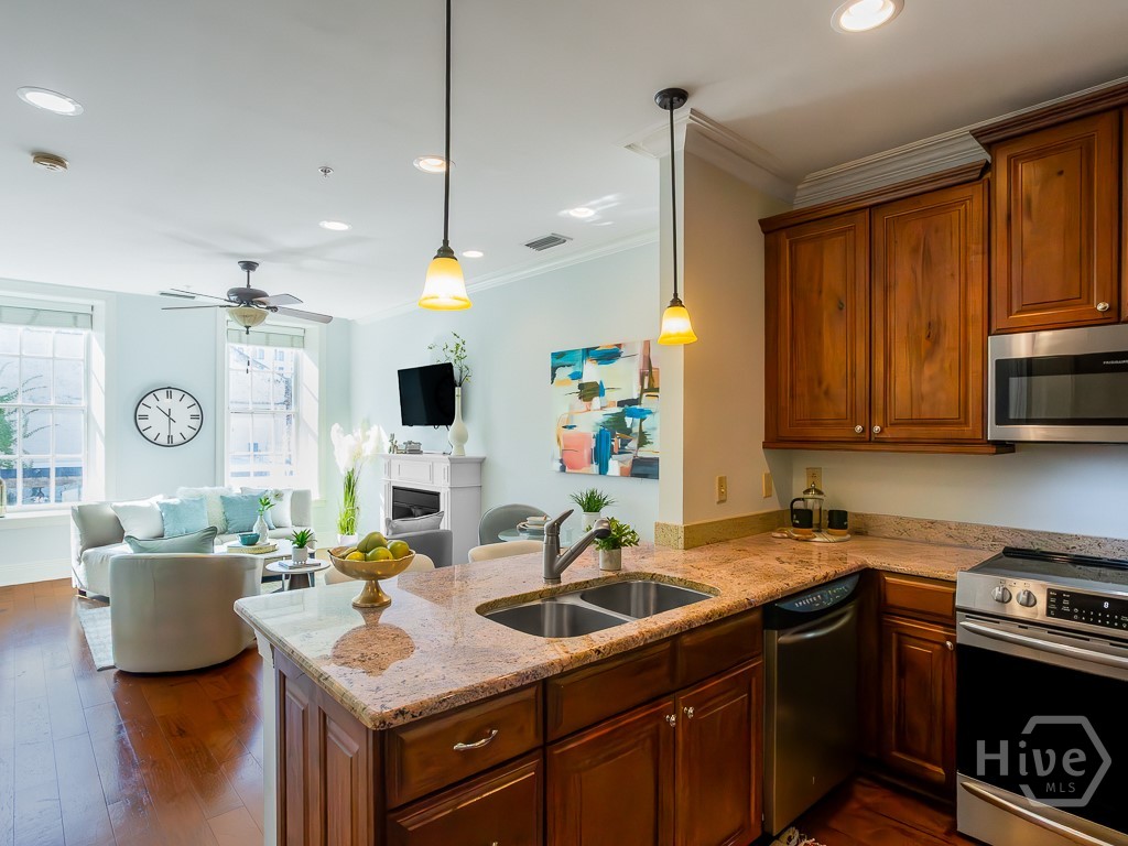 5 Whitaker Street, Unit 202E Savannah, GA 31401 - Photo 4 of 51