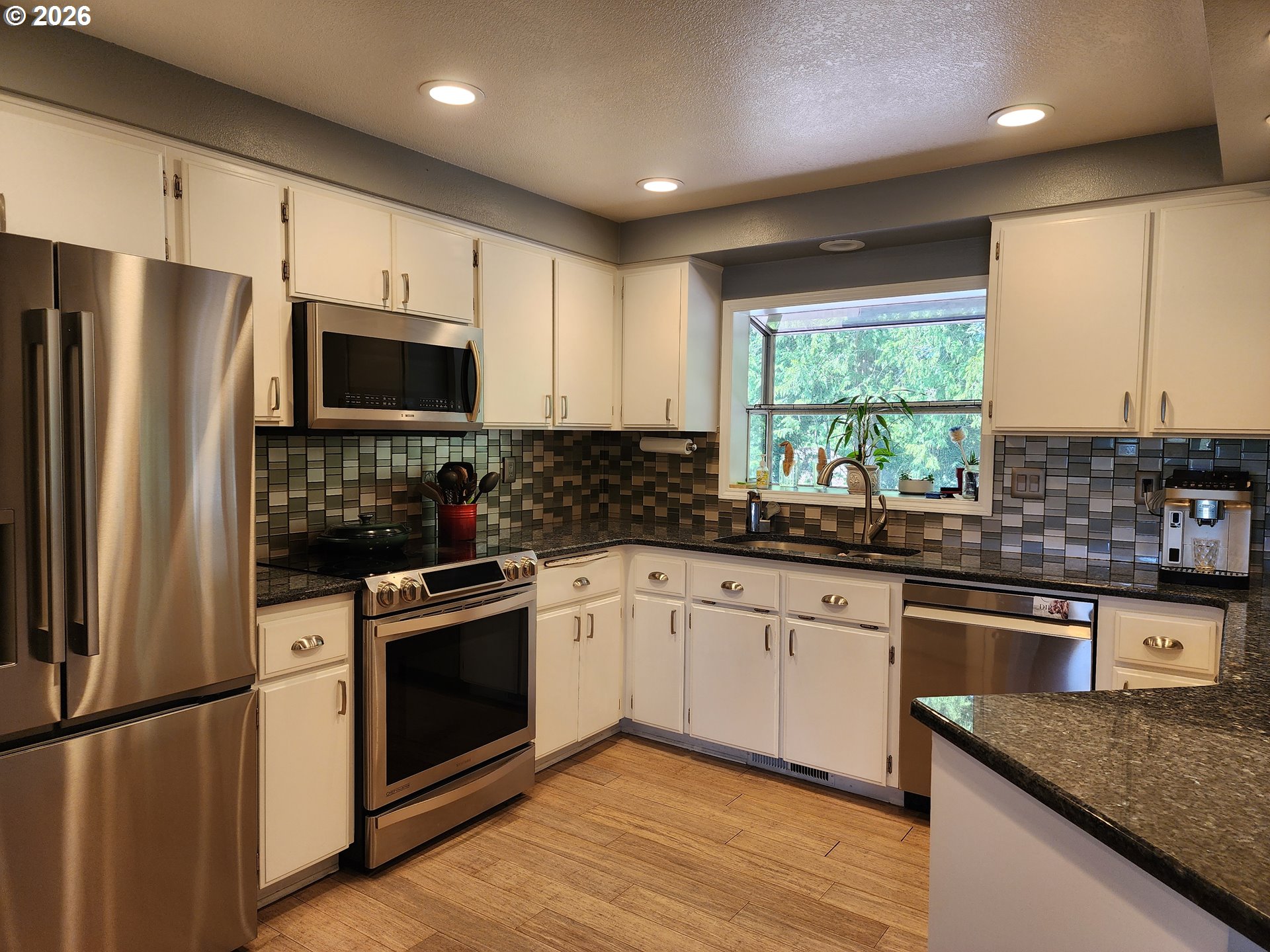 26383 South Meridian Road Aurora, OR 97002 - Photo 3 of 46 Kitchen