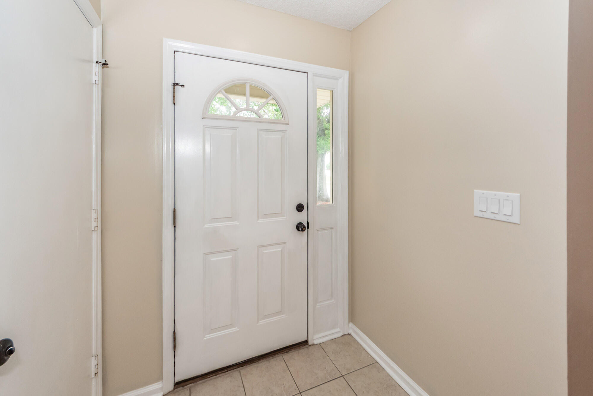 823 Winthrop Street, Unit B Ladson, SC 29456 - Photo 5 of 37