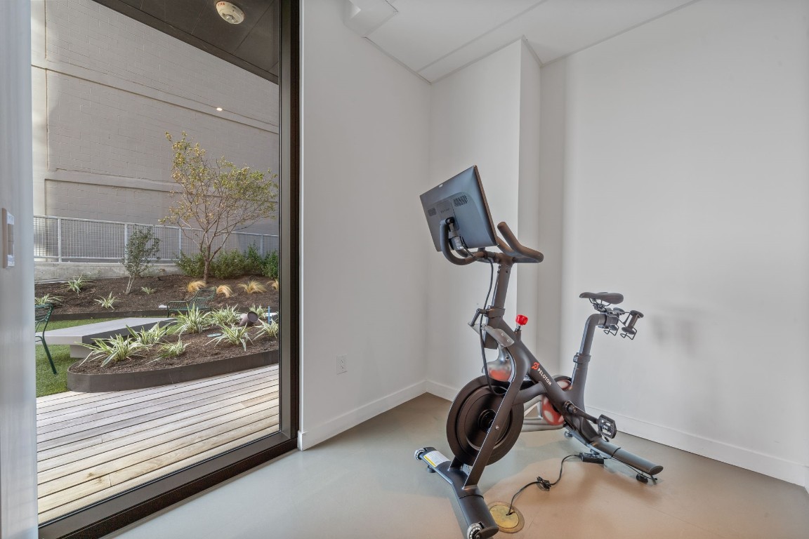 48 East Avenue, Unit 2511 Austin, TX 78701 - Photo 38 of 40 a view of a room with gym equipment