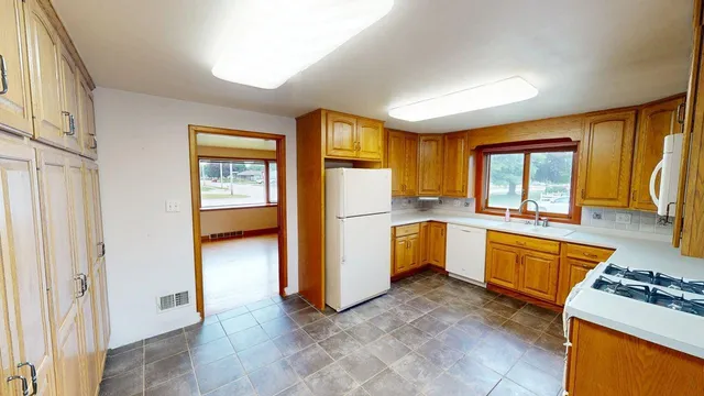 $279,900 | 3502 Parkway Boulevard, Two Rivers, WI 54241