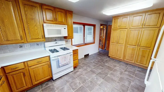 $279,900 | 3502 Parkway Boulevard, Two Rivers, WI 54241