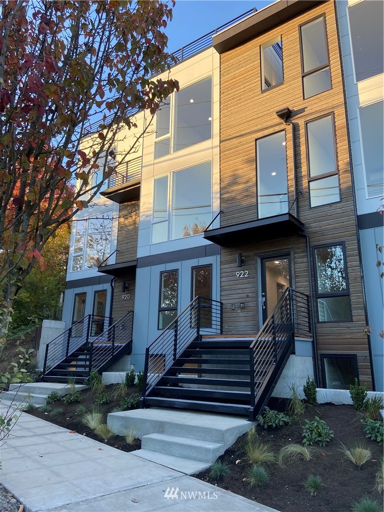 920 North 36th Street Seattle, WA 98103 - Photo 3 of 26 Gallery Image 3