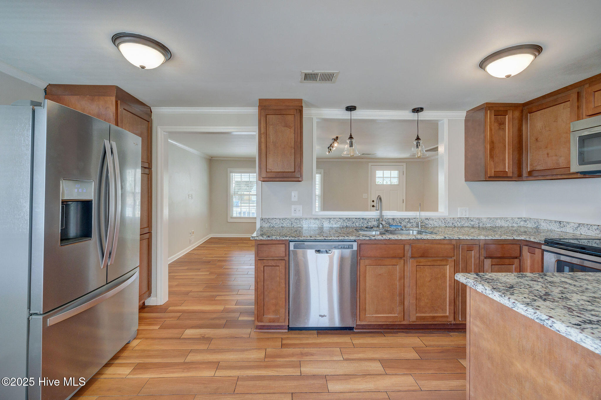 2415 Crossover Road Wilmington, NC 28401 - Photo 11 of 29 2415CrossoverRoad-22