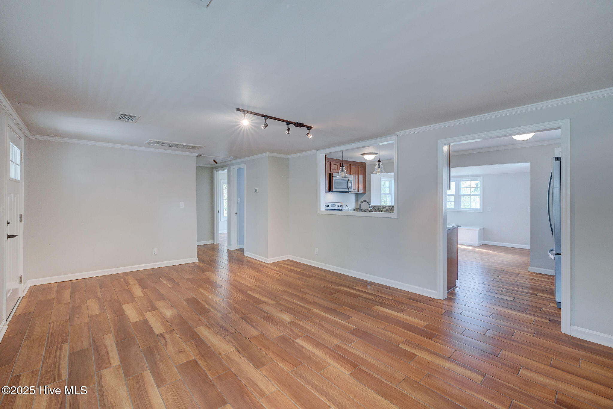 2415 Crossover Road Wilmington, NC 28401 - Photo 10 of 29 2415CrossoverRoad-15