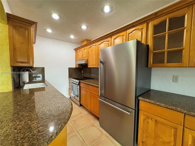 $154,950 | 1700 Pierce Street, Unit 202, Hollywood, FL 33020