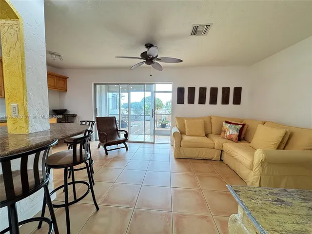 $154,950 | 1700 Pierce Street, Unit 202, Hollywood, FL 33020