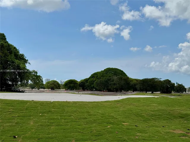 $154,950 | 1700 Pierce Street, Unit 202, Hollywood, FL 33020