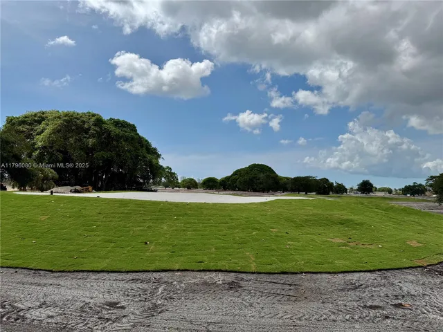 $154,950 | 1700 Pierce Street, Unit 202, Hollywood, FL 33020