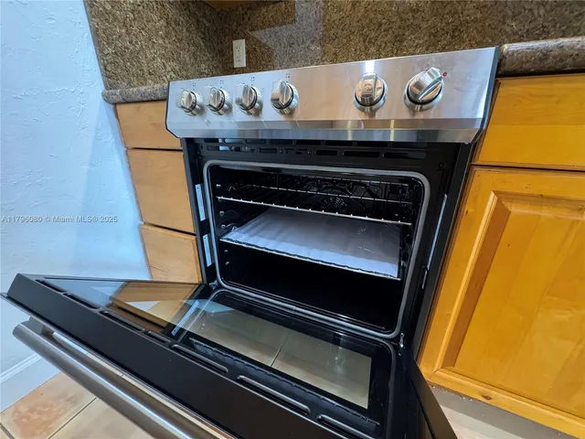 $154,950 | 1700 Pierce Street, Unit 202, Hollywood, FL 33020