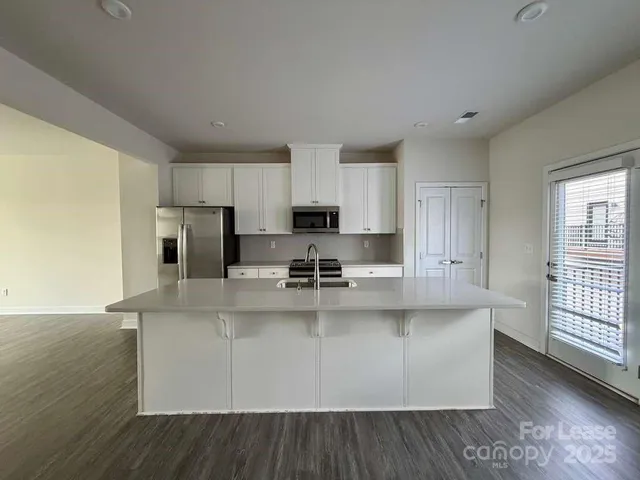 $2,660 | 216 Russell Branch Lane, Charlotte, NC 28211