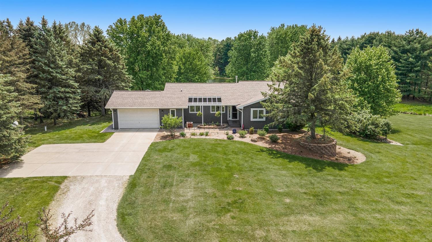 19400 Ivey Road Chelsea, MI 48118 - Photo 3 of 59 Photo 3