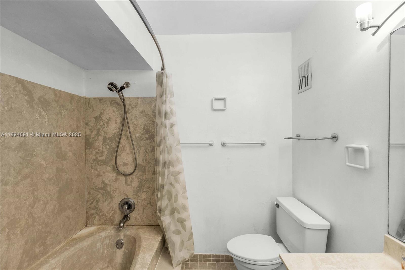 10500 Southwest 112th Avenue Miami, FL 33176 - Photo 17 of 17 Primary Bath