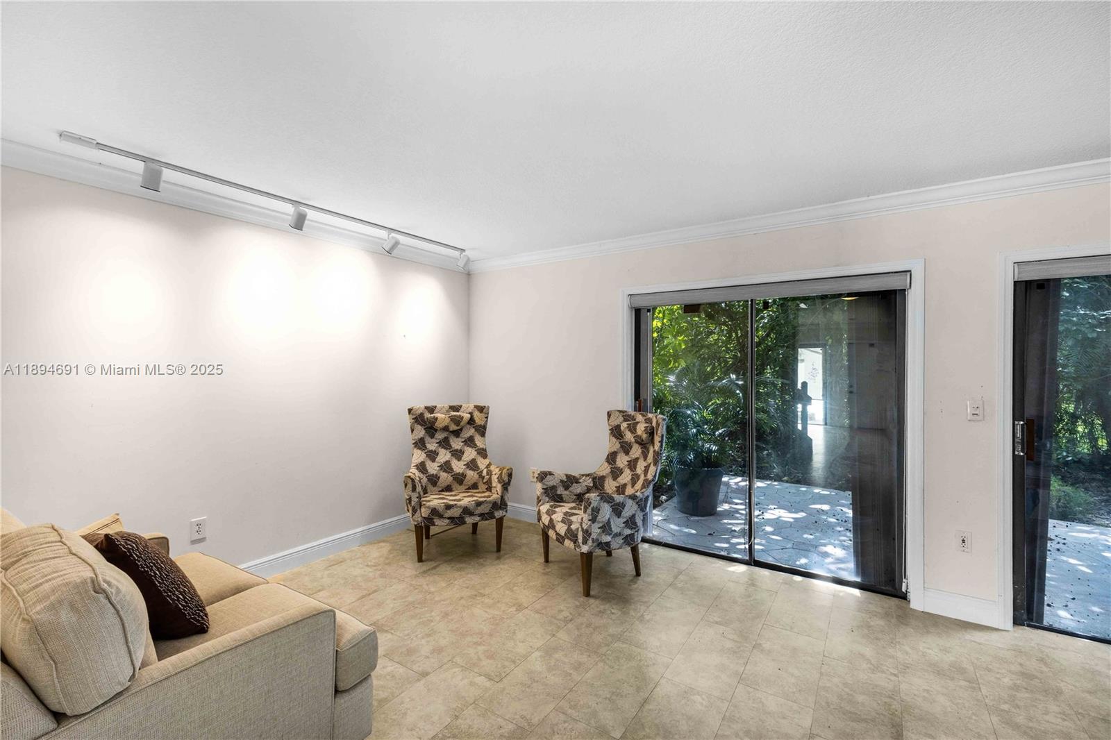 10500 Southwest 112th Avenue Miami, FL 33176 - Photo 10 of 17 Living Room