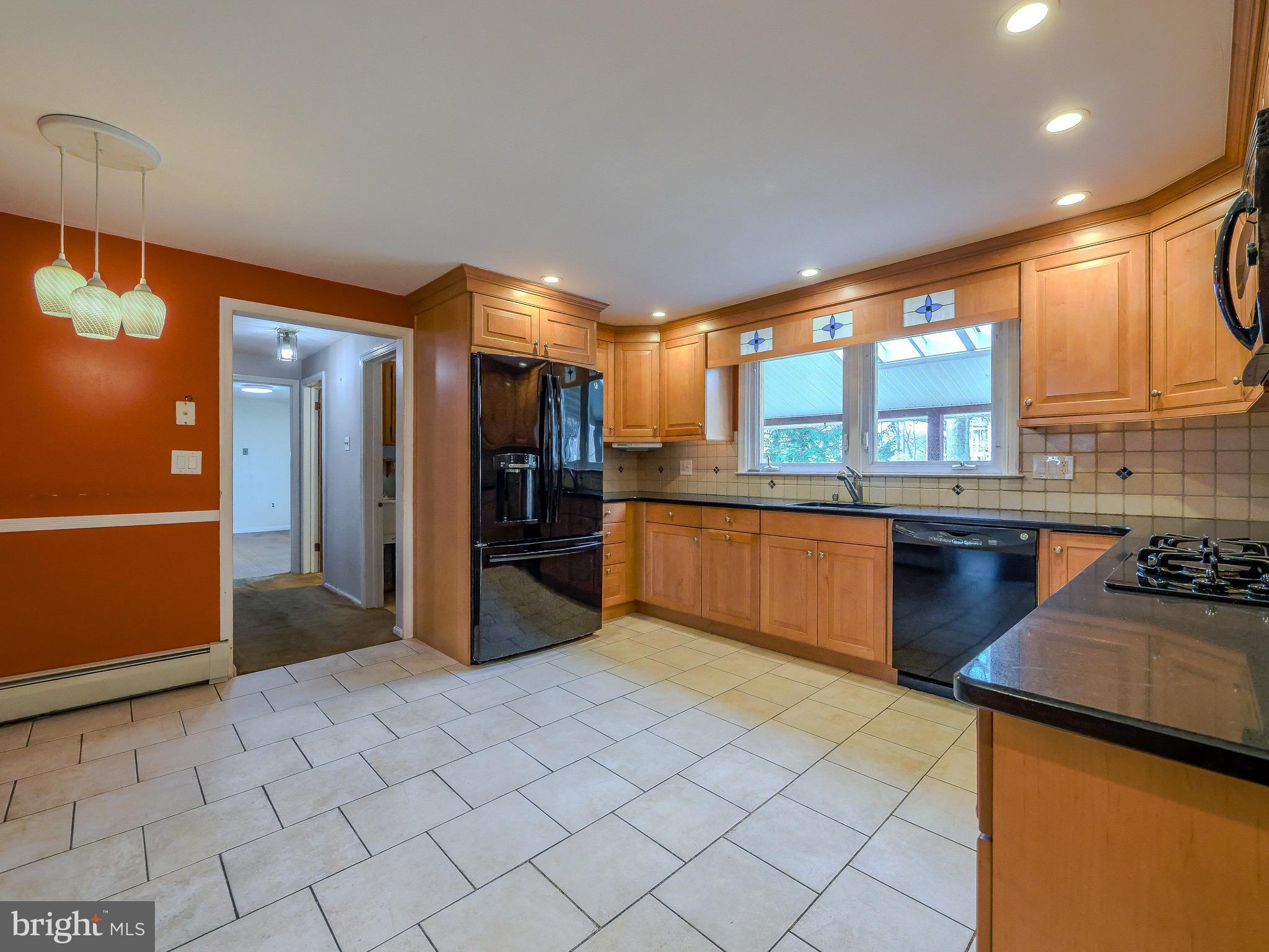 2500 Grant Road Broomall, PA 19008 - Photo 11 of 52 Kitchen