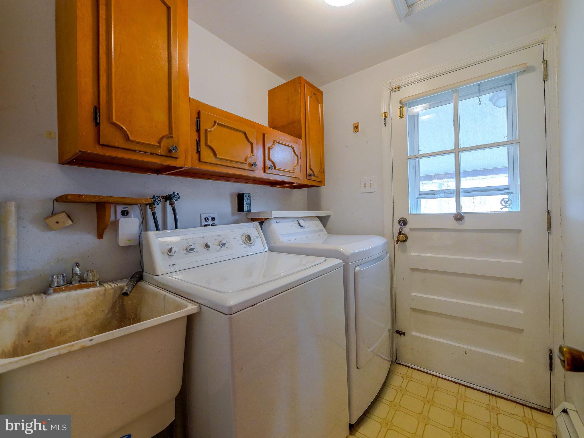 2500 Grant Road Broomall, PA 19008 - Photo 17 of 52 1st floor Laundry