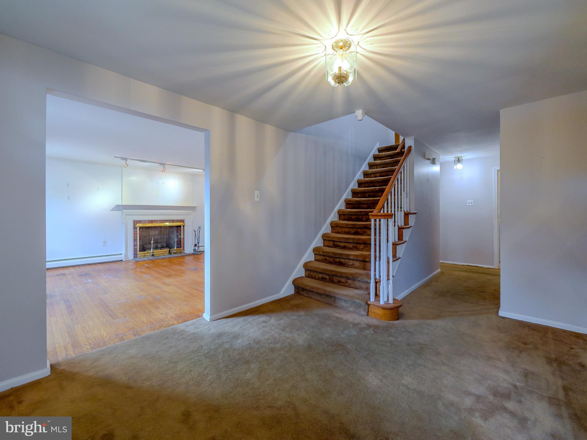 2500 Grant Road Broomall, PA 19008 - Photo 5 of 52 Foyer