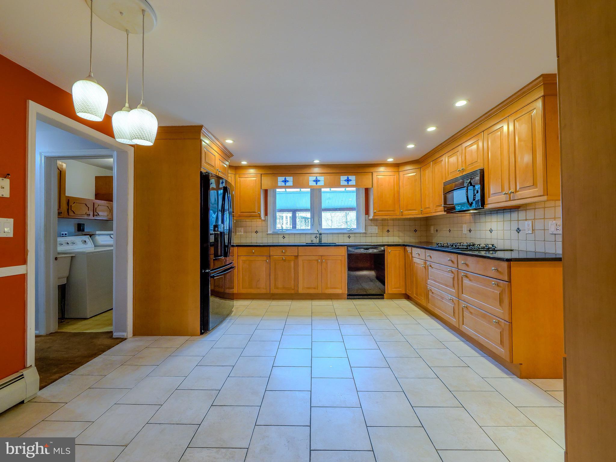 2500 Grant Road Broomall, PA 19008 - Photo 10 of 52 Kitchen