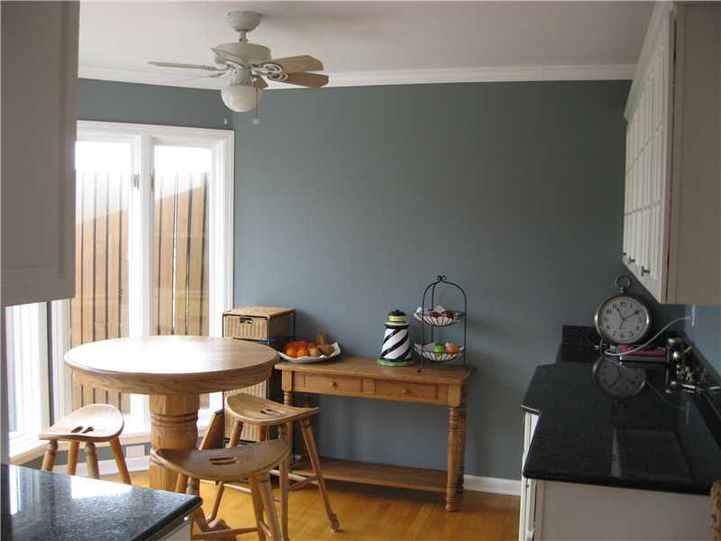 155 Shadow Ridge Drive Pittsburgh, PA 15238 - Photo 11 of 24 Kitchen. EATING AREA