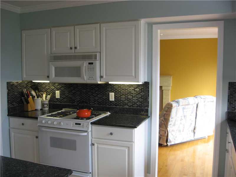 155 Shadow Ridge Drive Pittsburgh, PA 15238 - Photo 8 of 24 Kitchen. GAS STOVE AND MICROWAVE