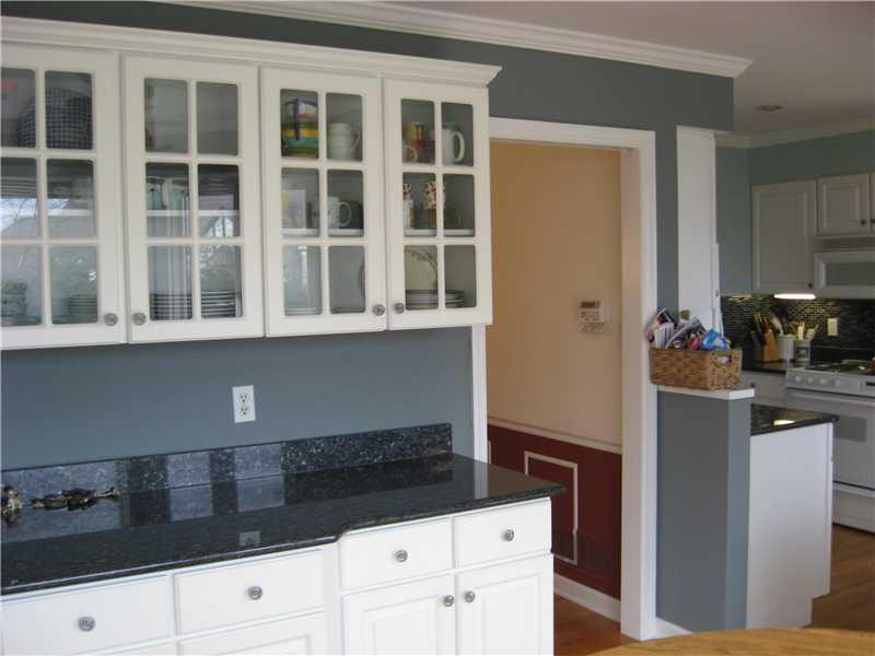 155 Shadow Ridge Drive Pittsburgh, PA 15238 - Photo 9 of 24 Kitchen. EXTRA CABINETS IN KITCHEN EATING AREA