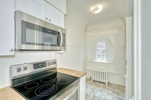 $1,500 | 987 East Avenue, Unit 3, Rochester, NY 14607