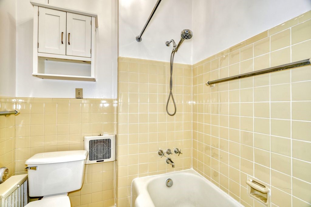 987 East Avenue, Unit 3 Rochester, NY 14607 - Photo 15 of 19