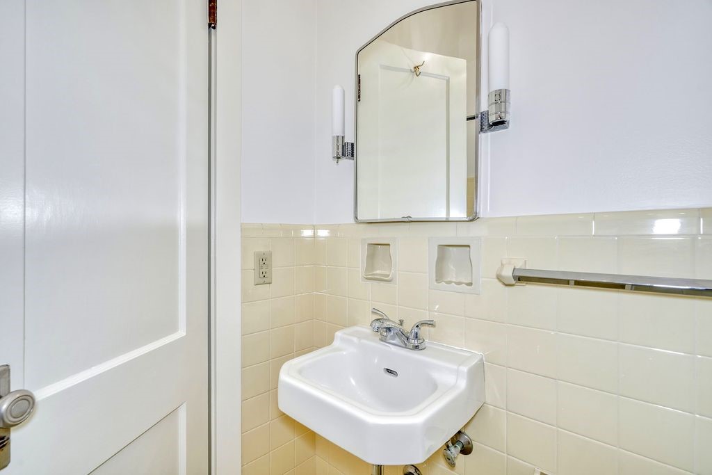 987 East Avenue, Unit 3 Rochester, NY 14607 - Photo 16 of 19