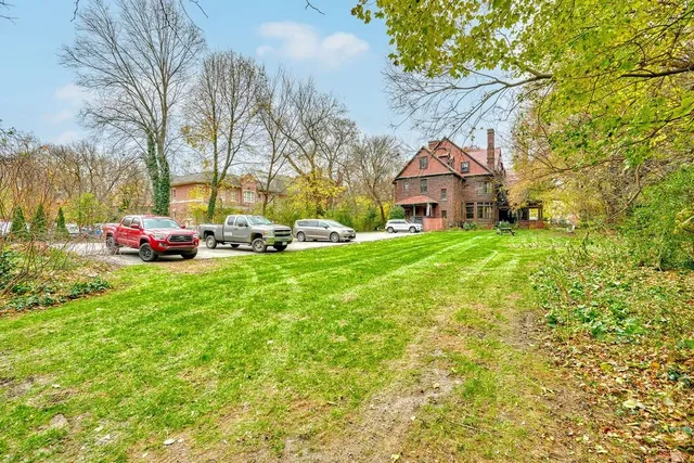 $1,500 | 987 East Avenue, Unit 3, Rochester, NY 14607