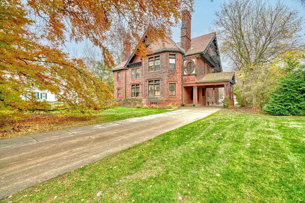 987 East Avenue, Unit 3 Rochester, NY 14607 - Photo 2 of 19