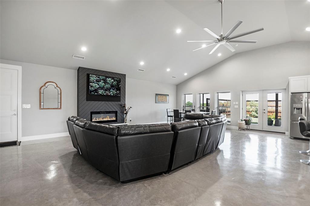 620 Ewing Road Ferris, TX 75125 - Photo 5 of 29 Gallery Image 5