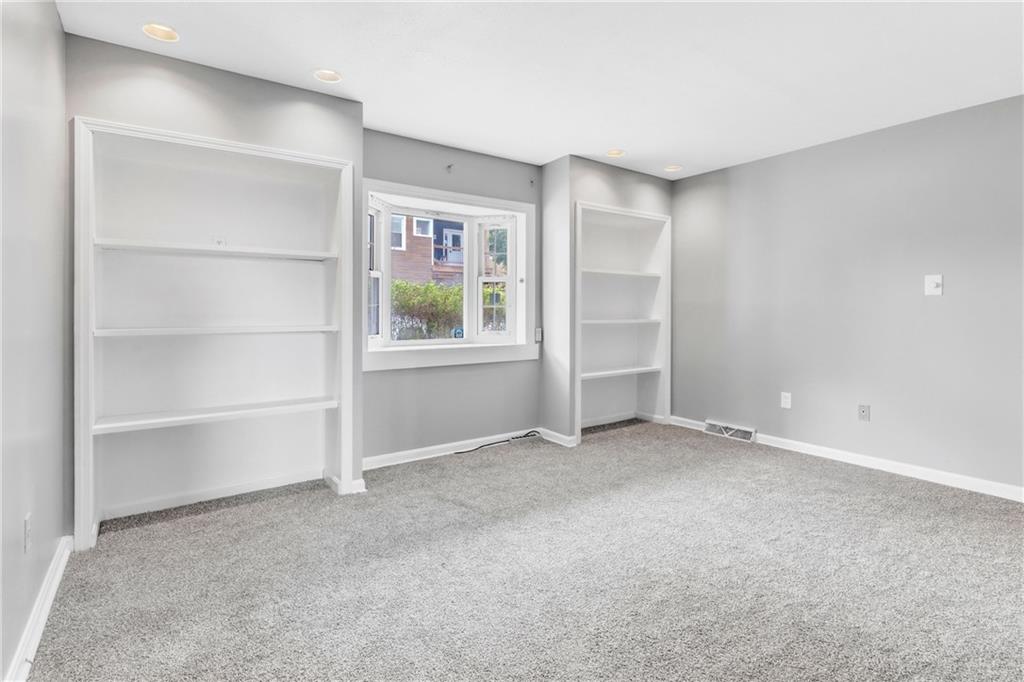 530 Griffin Street Pittsburgh, PA 15211 - Photo 24 of 41 a view of an empty room with a closet
