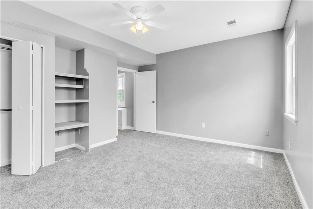 530 Griffin Street Pittsburgh, PA 15211 - Photo 28 of 41 a view of an empty room with a window