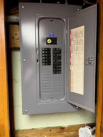 $154,000 | 2152 Roosevelt Avenue, Two Rivers, WI 54241