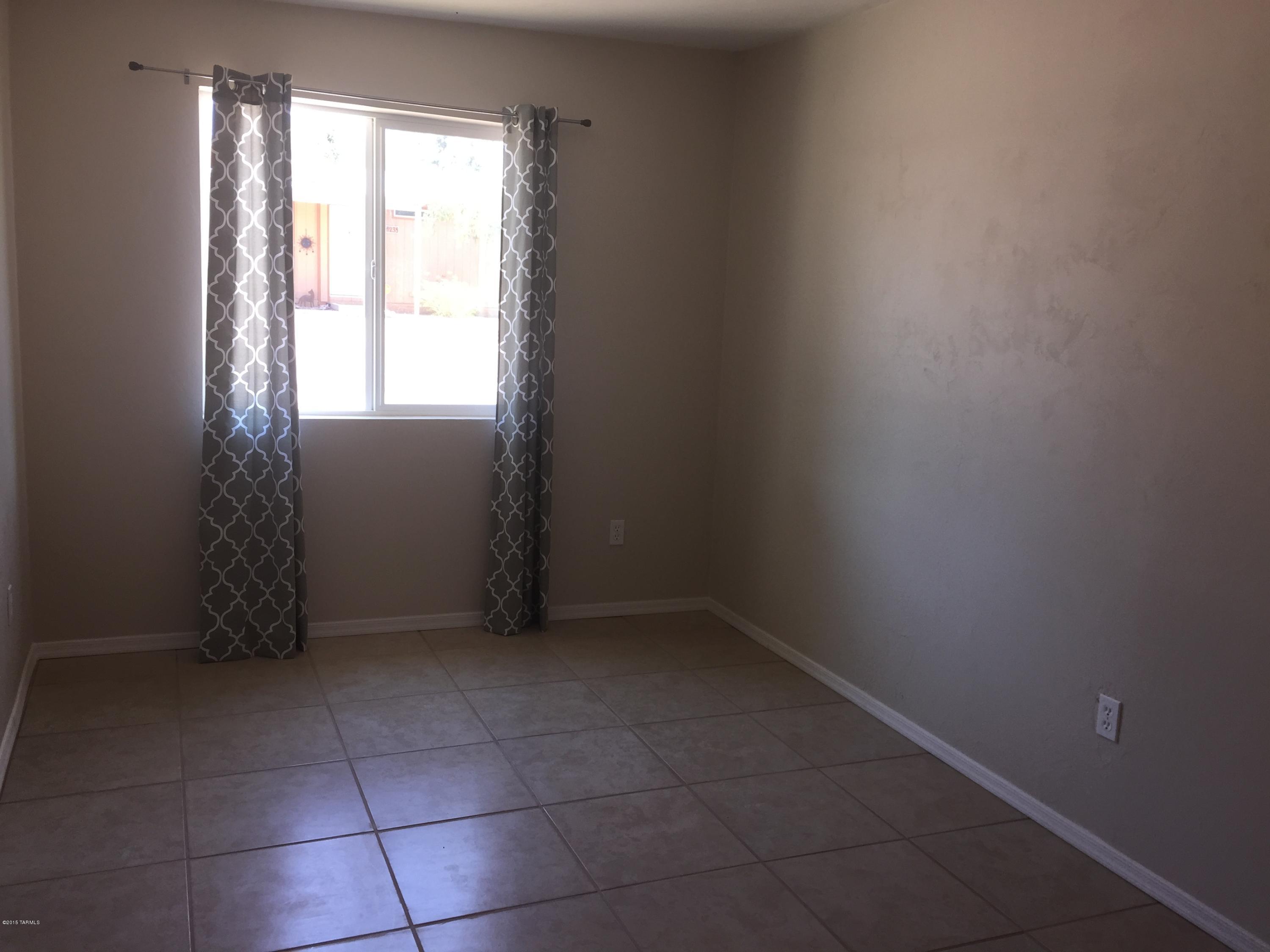 219 East Roger Road Tucson, AZ 85705 - Photo 2 of 13