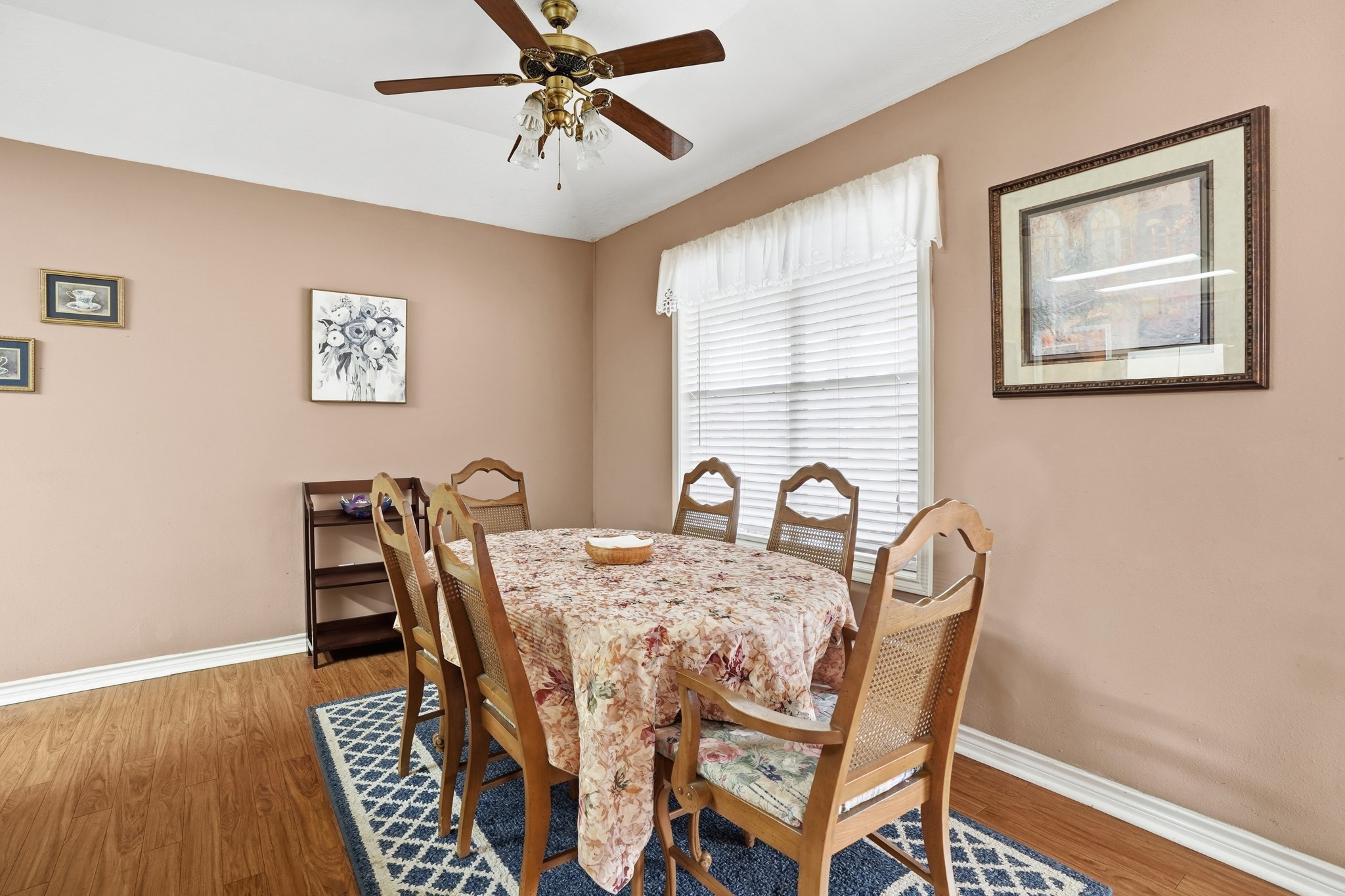 281 Broadmoor Street Trinity, TX 75862 - Photo 10 of 19 a dining room with furniture and window