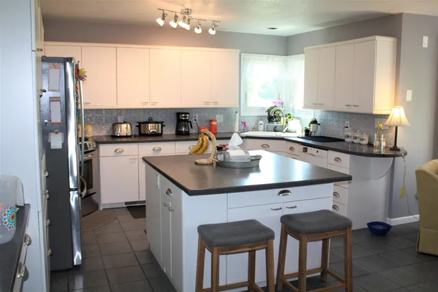 $465,000 | 2713 Cabrillo Drive, Winfield, KS 67156