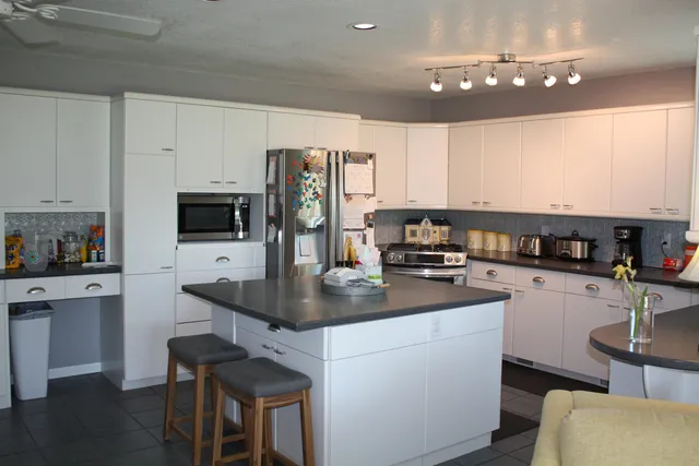 $465,000 | 2713 Cabrillo Drive, Winfield, KS 67156