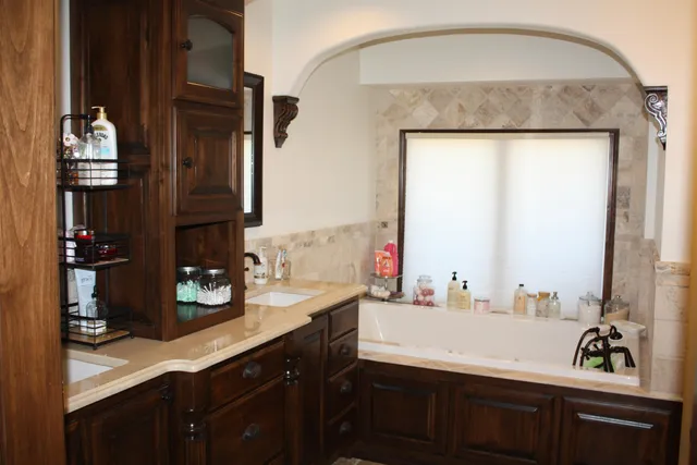 $465,000 | 2713 Cabrillo Drive, Winfield, KS 67156