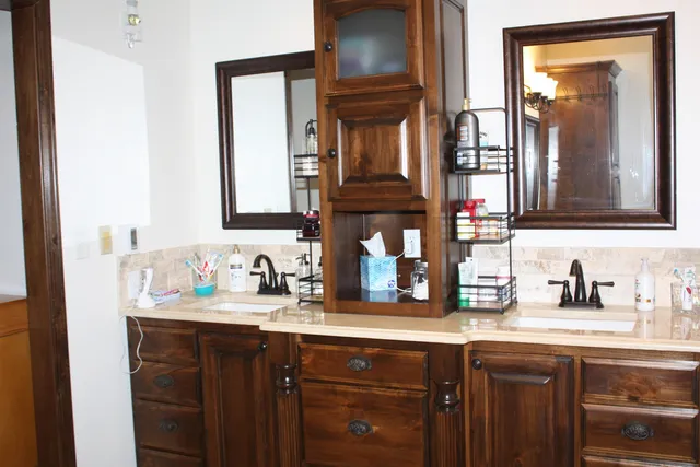 $465,000 | 2713 Cabrillo Drive, Winfield, KS 67156