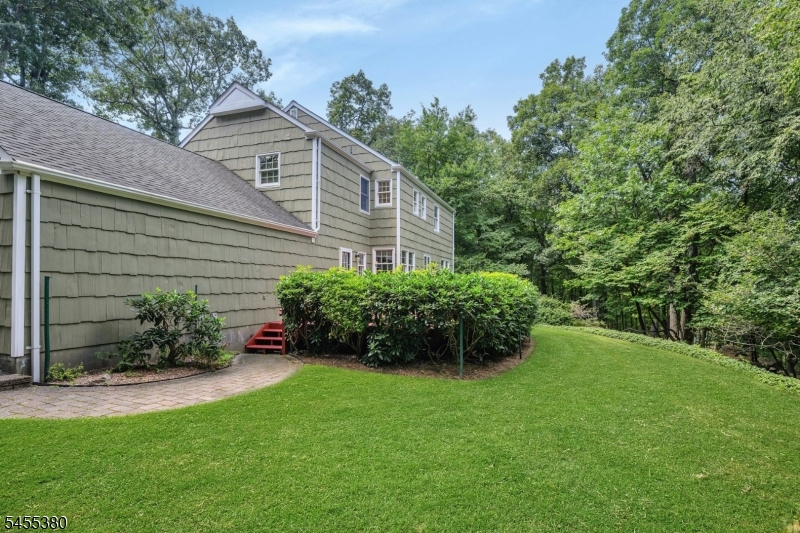 8 High Ridge Road Morris Plains, NJ 07950 - Photo 12 of 26 Gallery Image 12