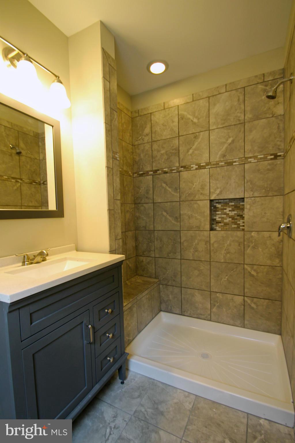 2525 Wentworth Road Baltimore, MD 21234 - Photo 14 of 23 Bath (Master)