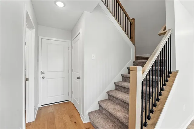 $395,950 | 713 Glenn Circle, Raymore, MO 64083