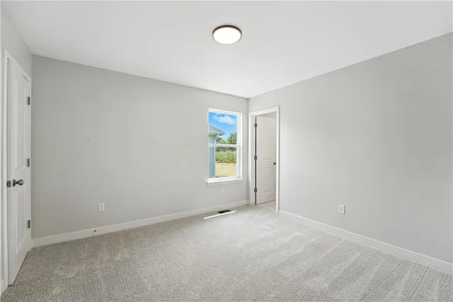 $395,950 | 713 Glenn Circle, Raymore, MO 64083