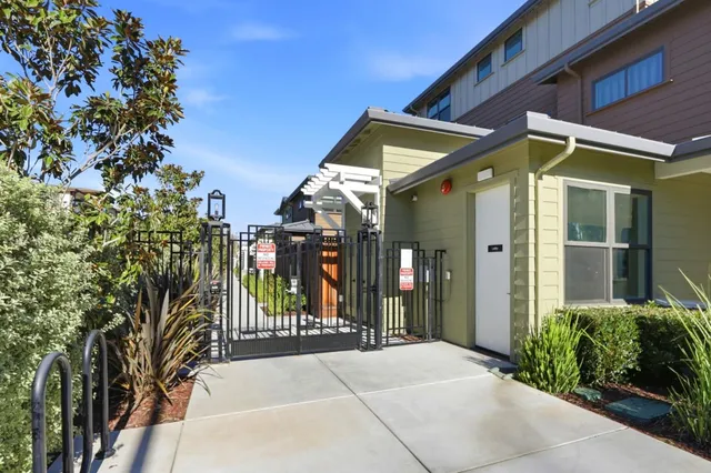 a view of a house with a trees