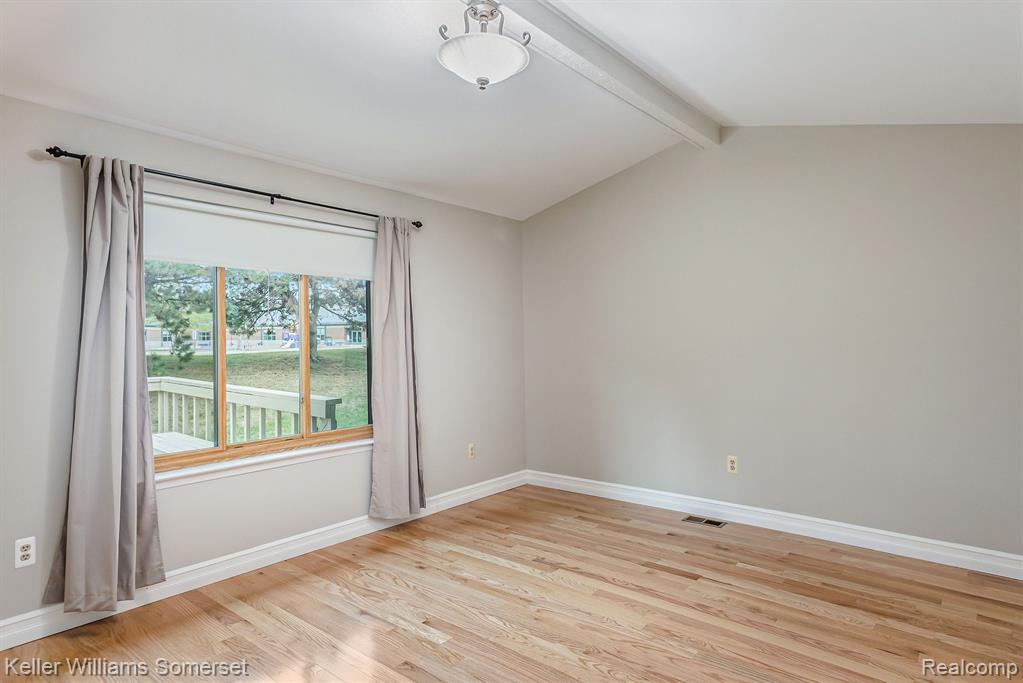 524 Tennyson Rochester Hills, MI 48307 - Photo 15 of 25