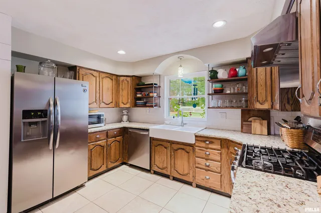 $407,000 | 1502 Nagel Drive, Marion, IL 62959